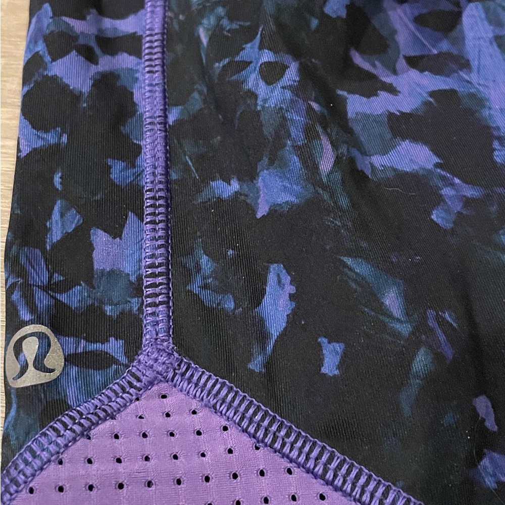Lululemon Sweaty Or Not crops Floral Sport Backdrop Iris Flower size 4 - Picture 5 of 9